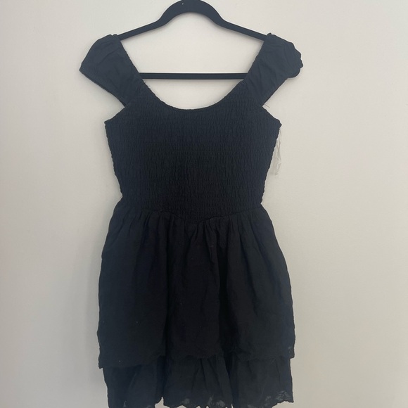✨ Smocked Puff Sleeve Ruffle Mini Dress | American Eagle - Picture 2 of 5
